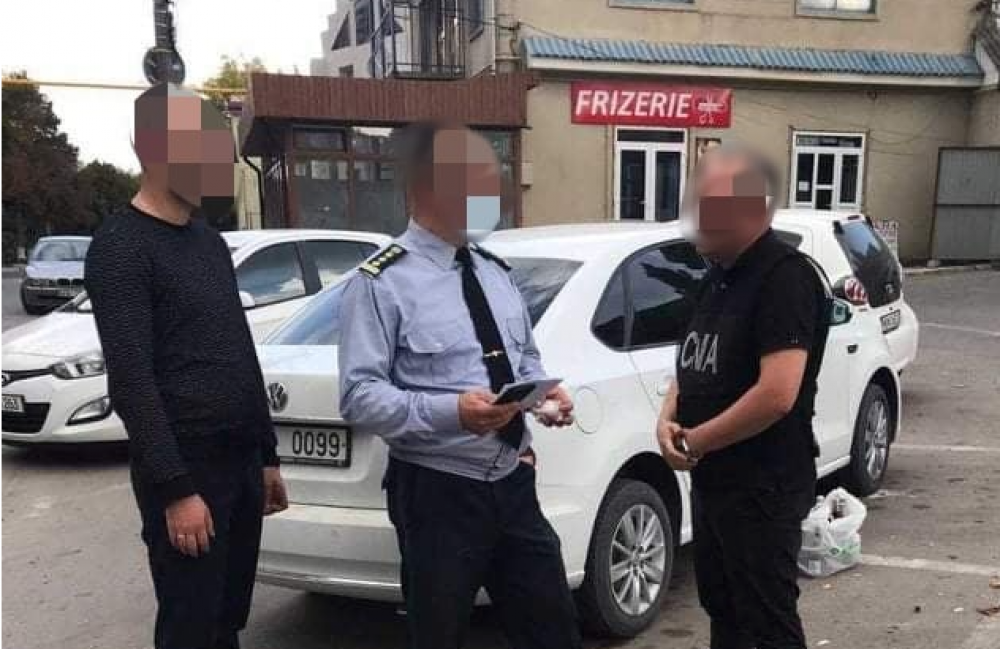 FLASH // Un colonel al Ministerului Apărării, suspectat că a vrut să scape un tânăr de armată contra 800 de euro